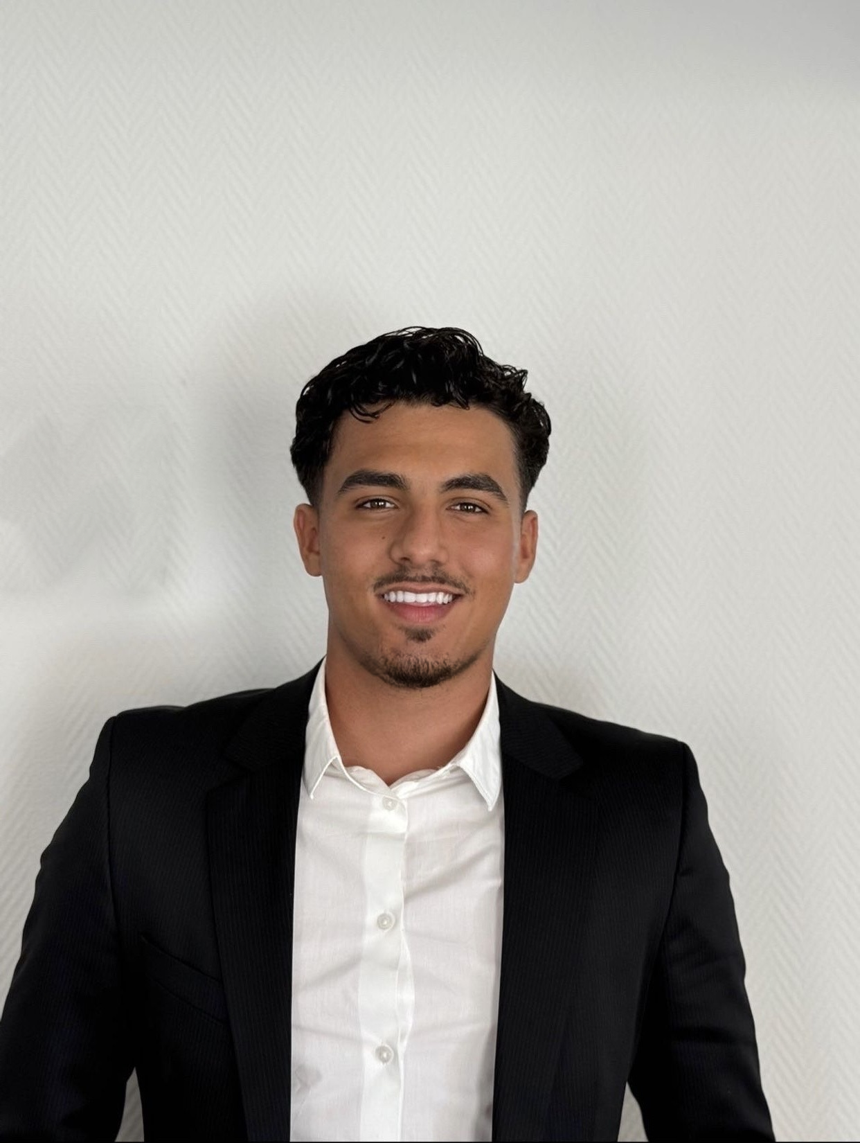Ilias El Barichi, Inhaber von IE immocare – persönlicher Ansprechpartner in Düsseldorf